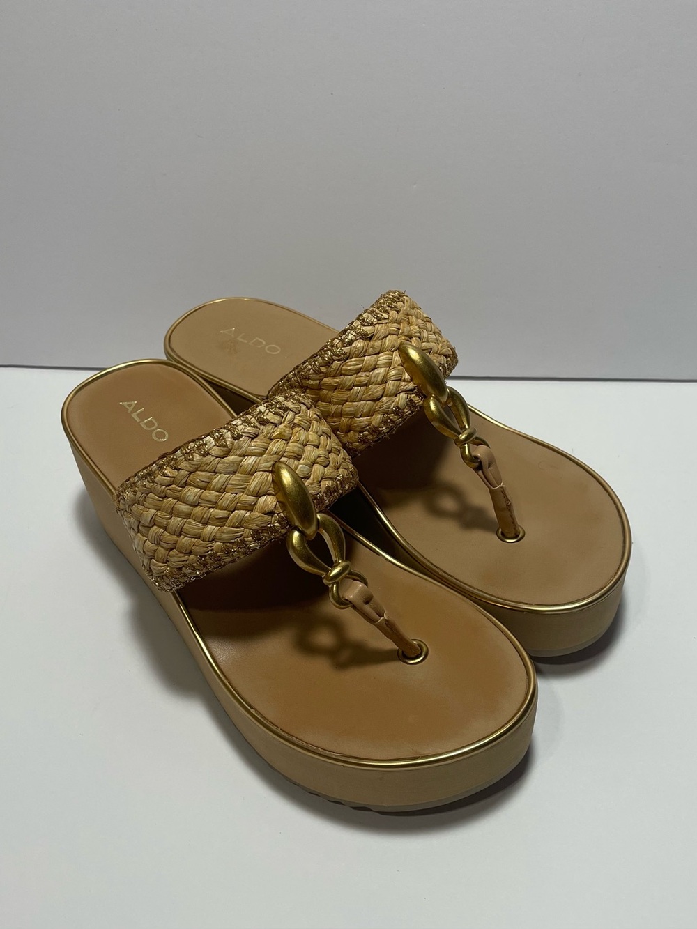 ALDO Beige Woven Platform Thong Sandals with Gold Accents 9W